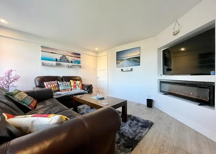 Blakes Beach House Humberston Fitties